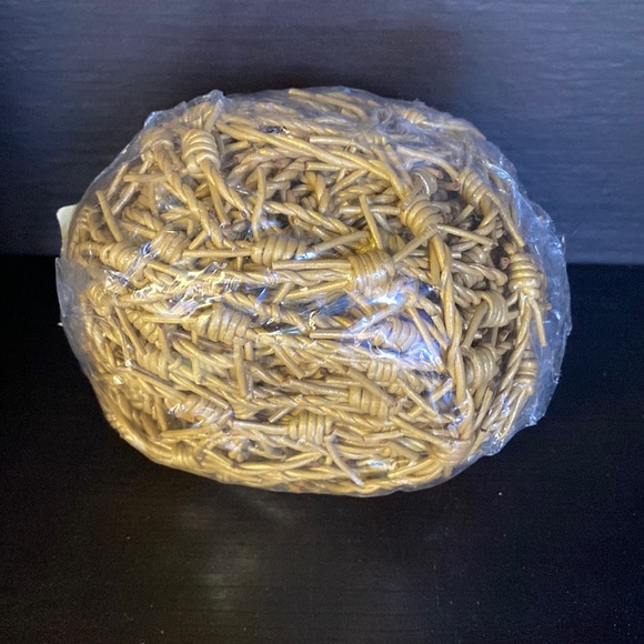 Leather barbed wire - Picture 1 of 1